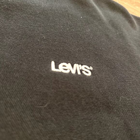Levi's Black Crew Neck Pullover Relaxed Fit Sweater Embroidered Logo Medium - Picture 2 of 5